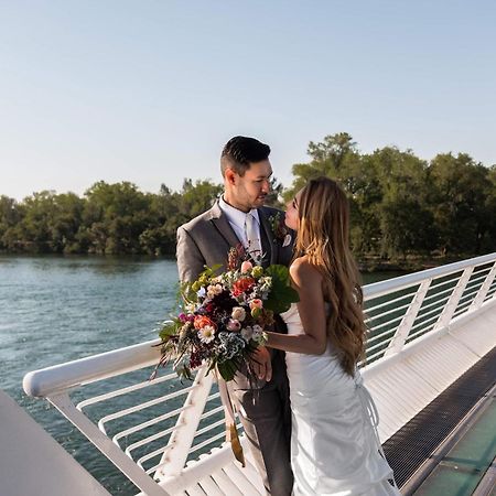 Sheraton Redding Hotel At The Sundial Bridge Εξωτερικό φωτογραφία
