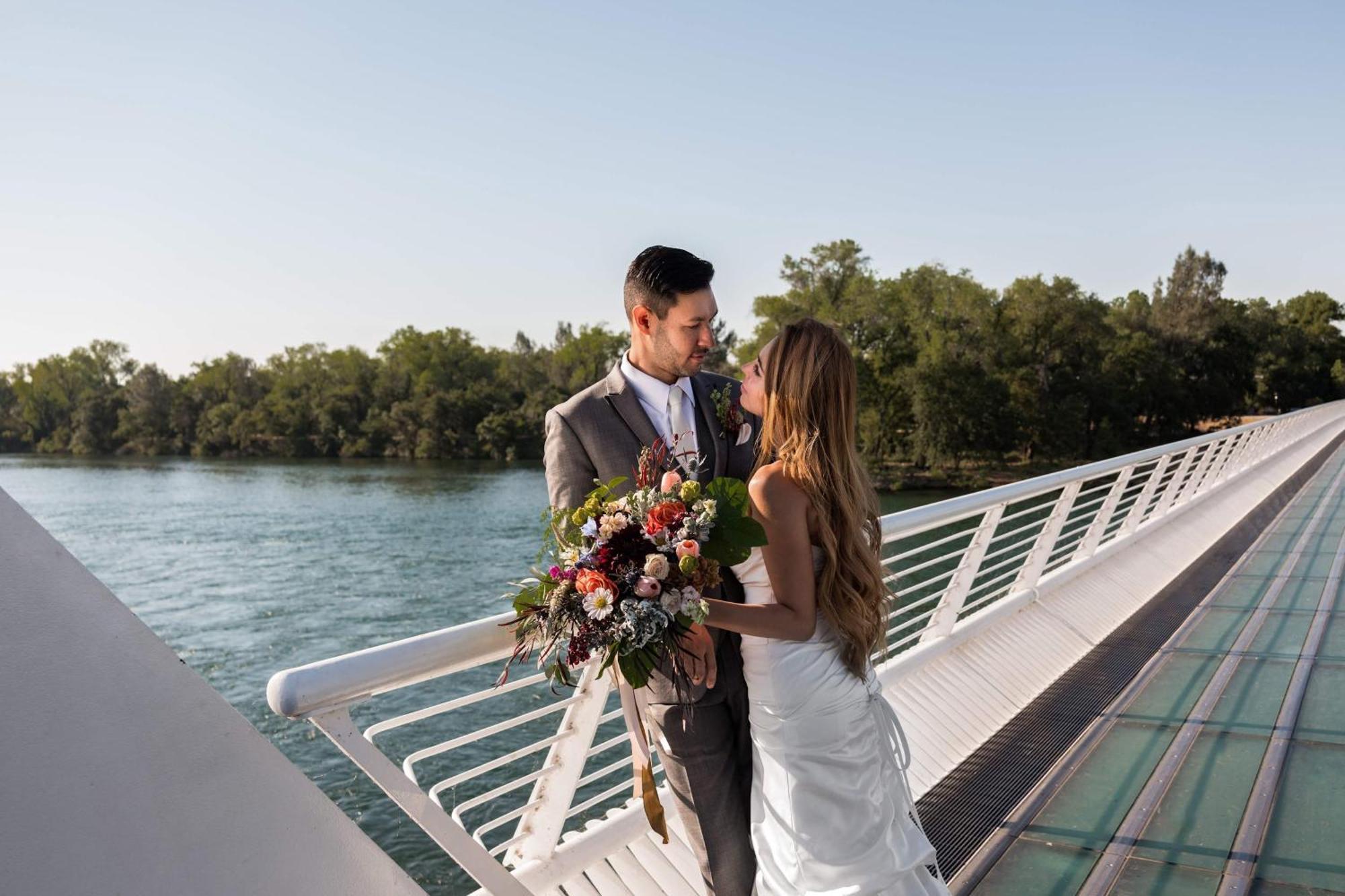 Sheraton Redding Hotel At The Sundial Bridge Εξωτερικό φωτογραφία